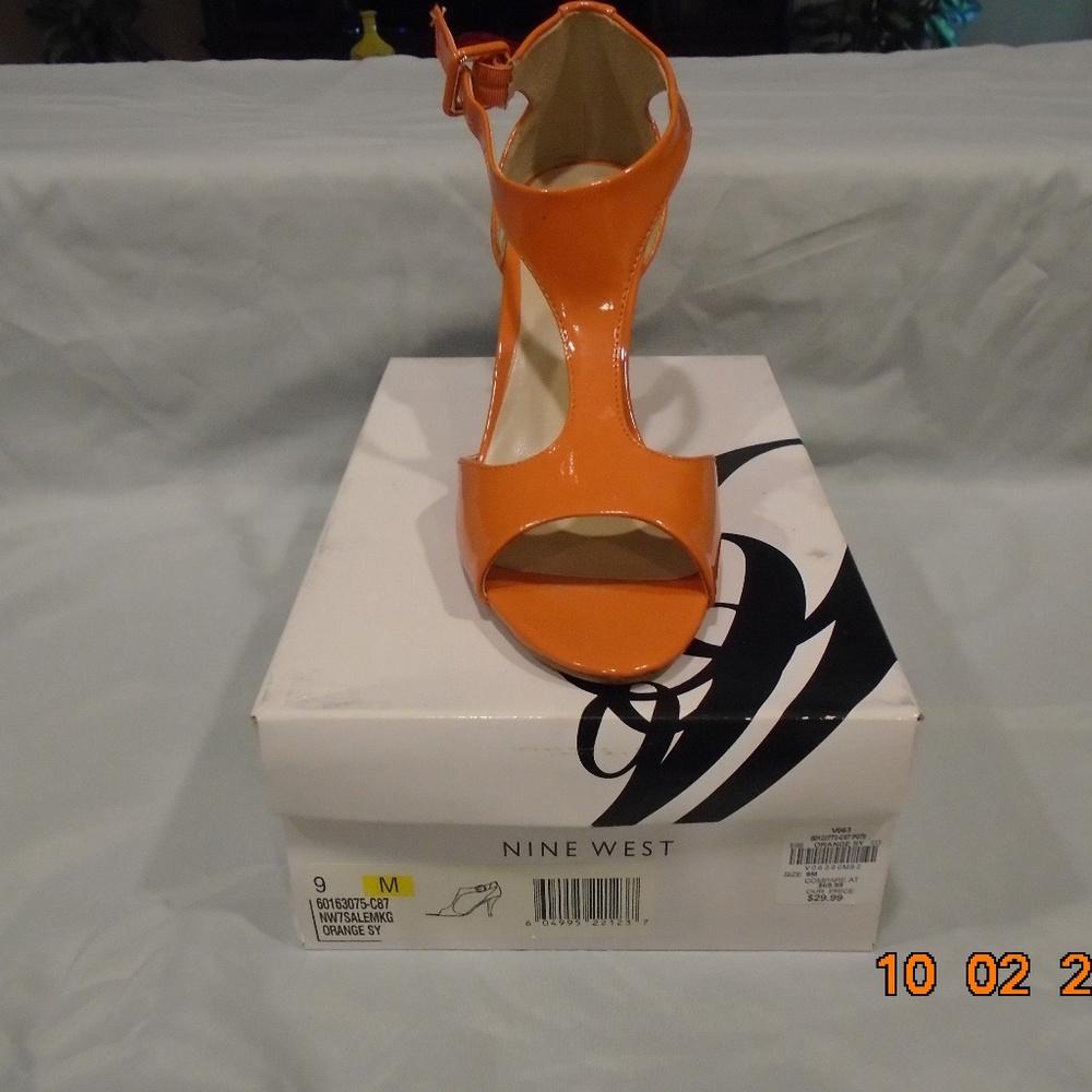 Shoes - Picture 2 of 5